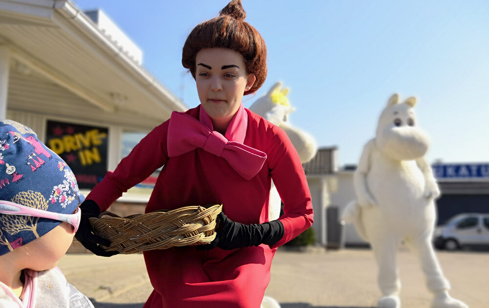 Pikku-Myy, Muumipeikko ja Niiskuneiti Pikku-Myy, Muumipeikko ja Niiskuneiti