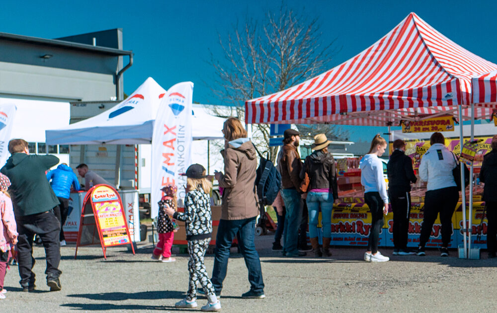 Kojuja Krossi-torilla Kojuja Krossi-torilla