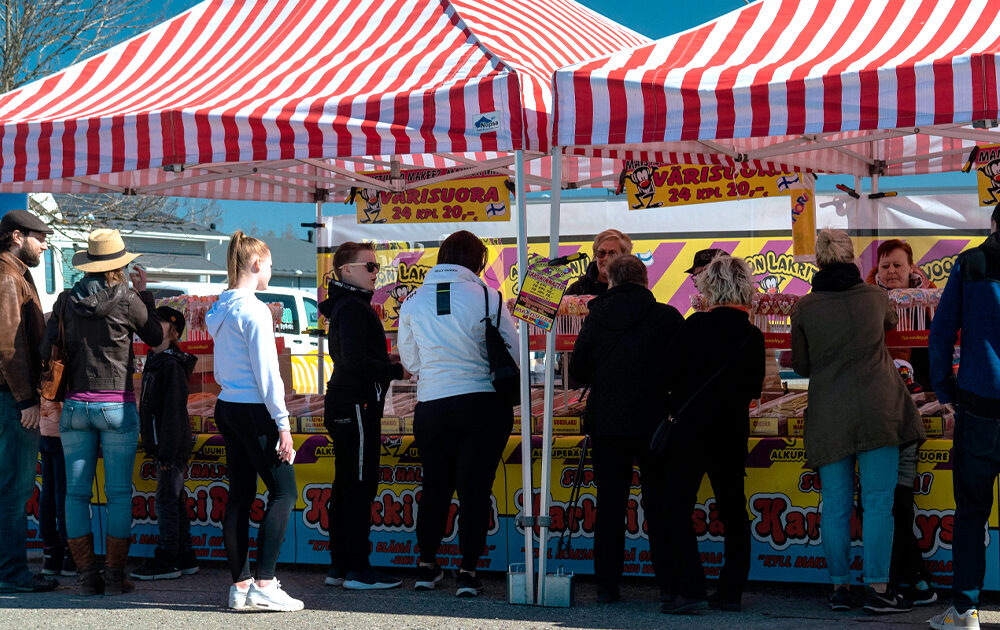 Tuoretta lakua Krossi-torilla Tuoretta lakua Krossi-torilla