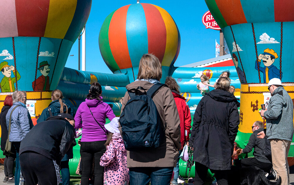 Riemua pomppulinnassa Riemua pomppulinnassa